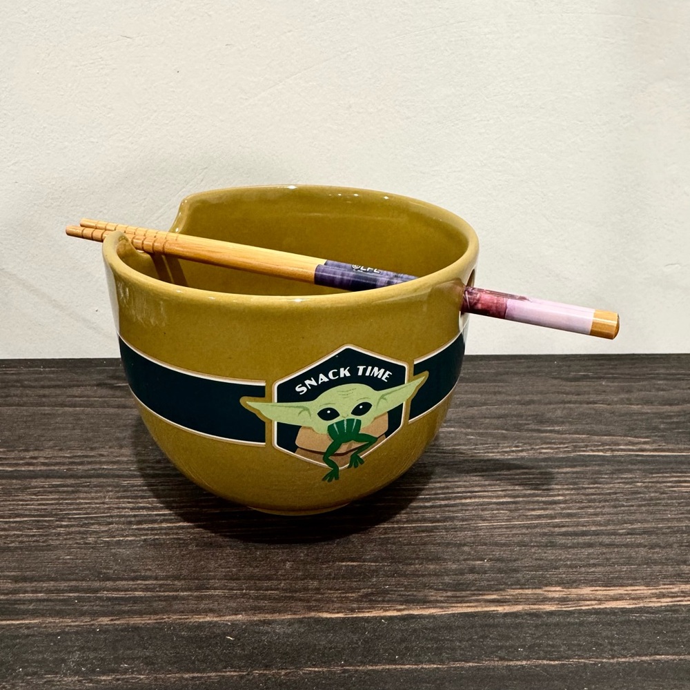 Star Wars The Mandalorian Grogu Snack Time Ramen Bowl with Chopsticks